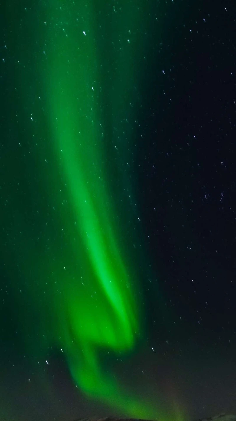Aurora Borealis Dance 4K Mobile Wallpaper