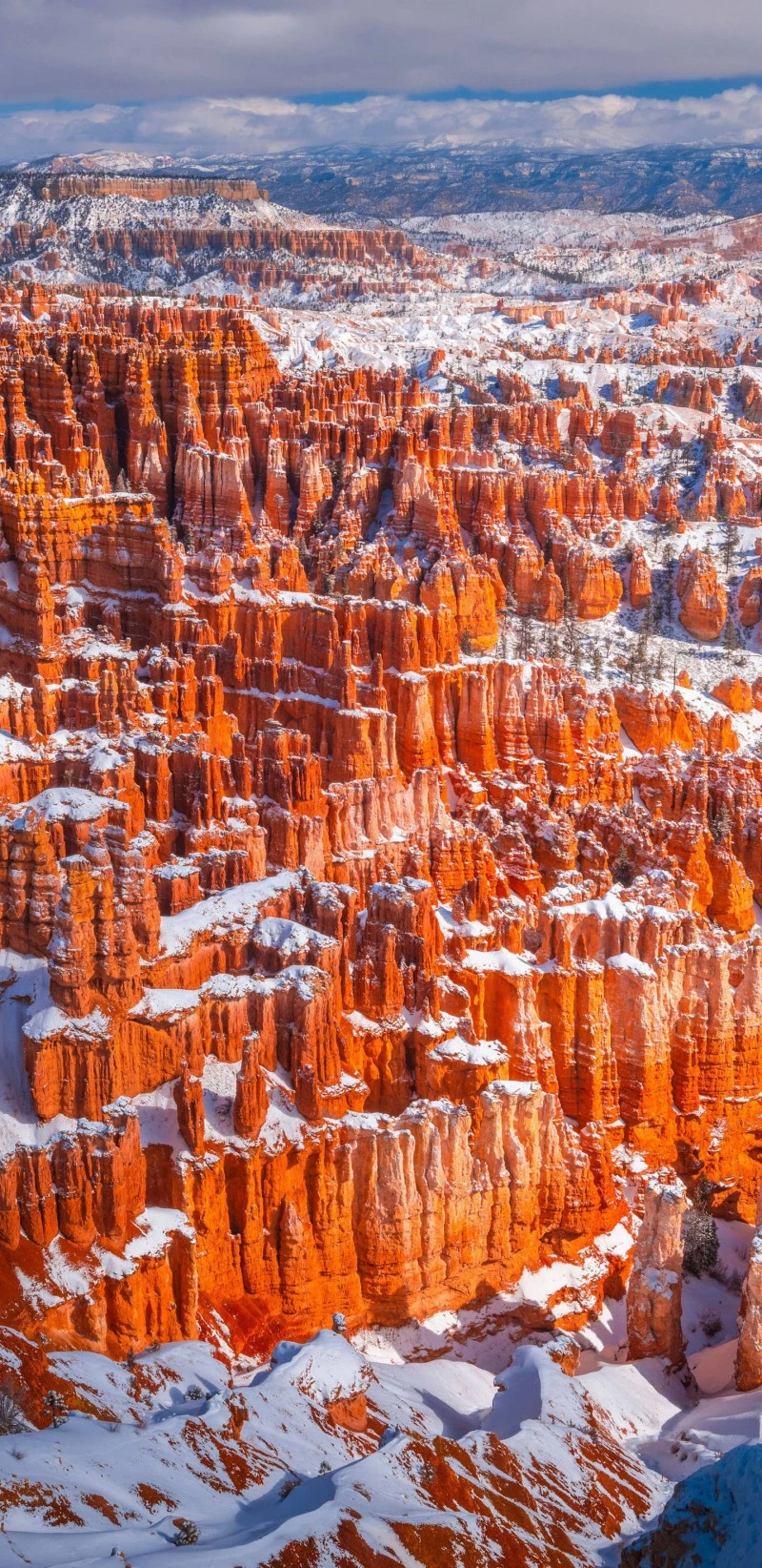 Bryce Canyon in Winter 4K Mobile Wallpaper