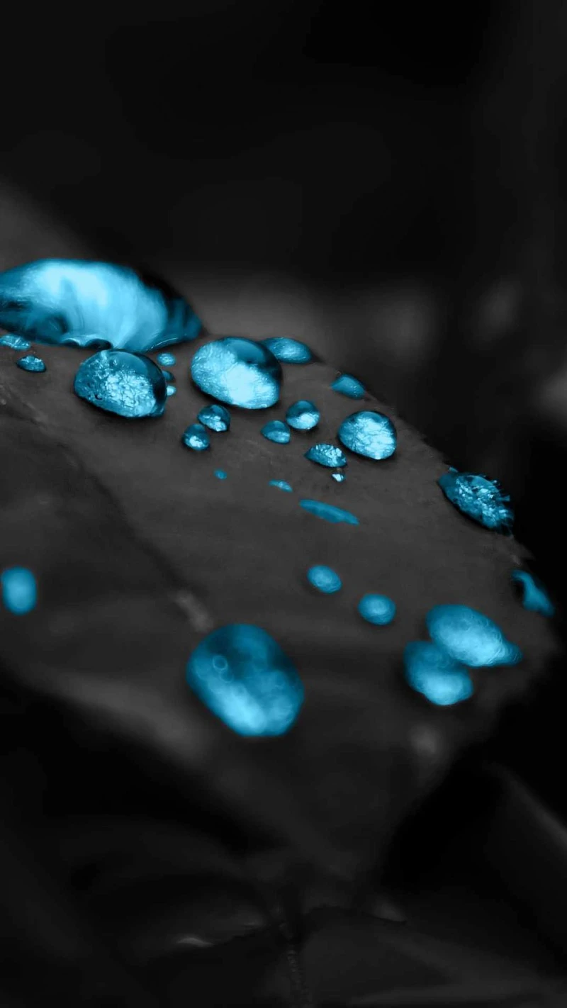 Aqua Drops 4K Mobile Wallpaper