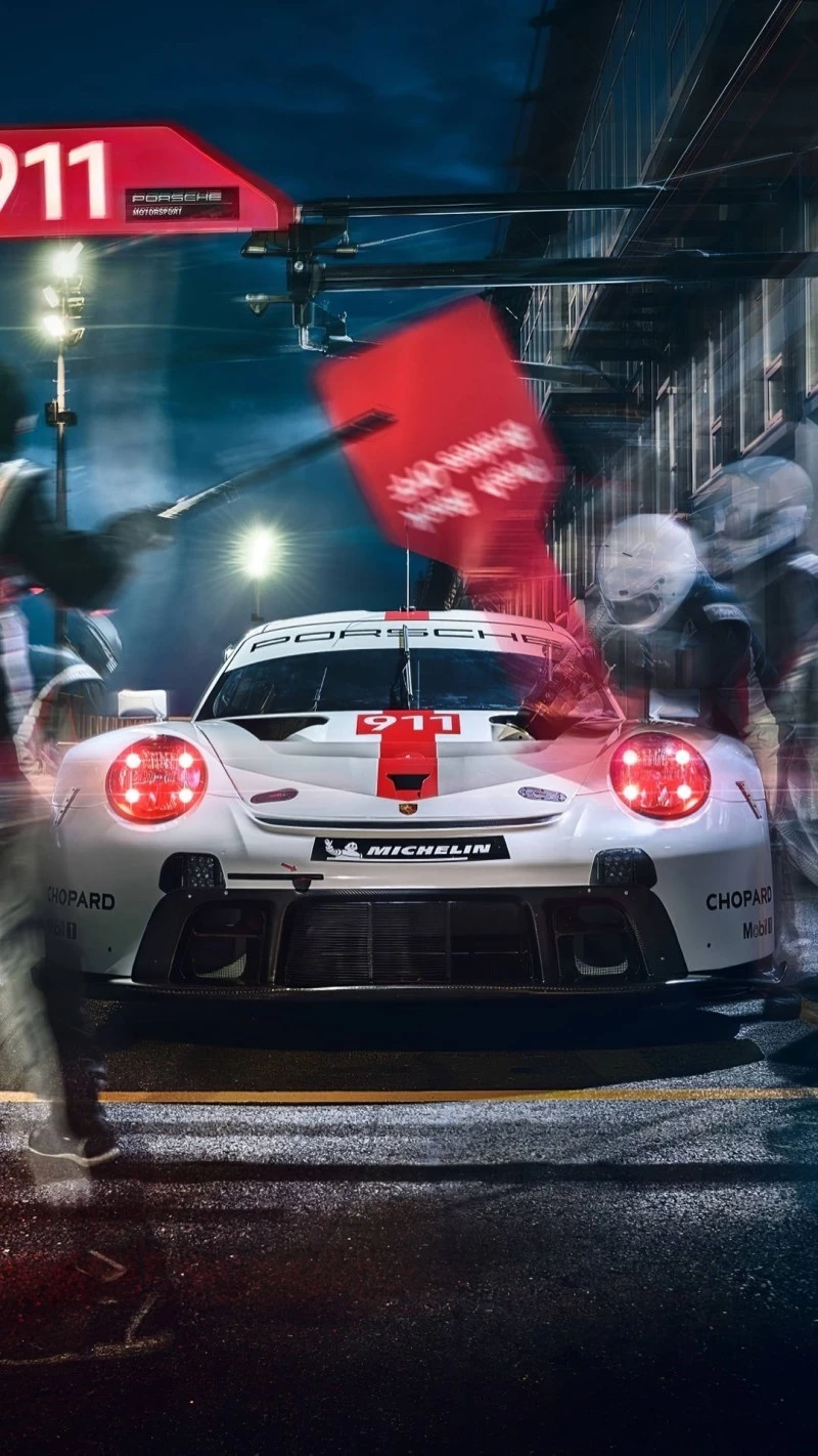 Porsche 911 RSR at Le Mans 4K Mobile Wallpaper