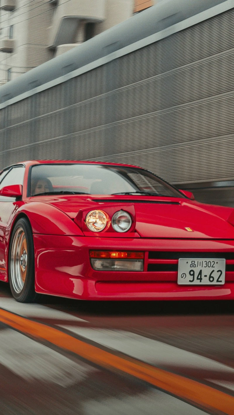 Ferrari Testarossa in Motion 4K Mobile Wallpaper