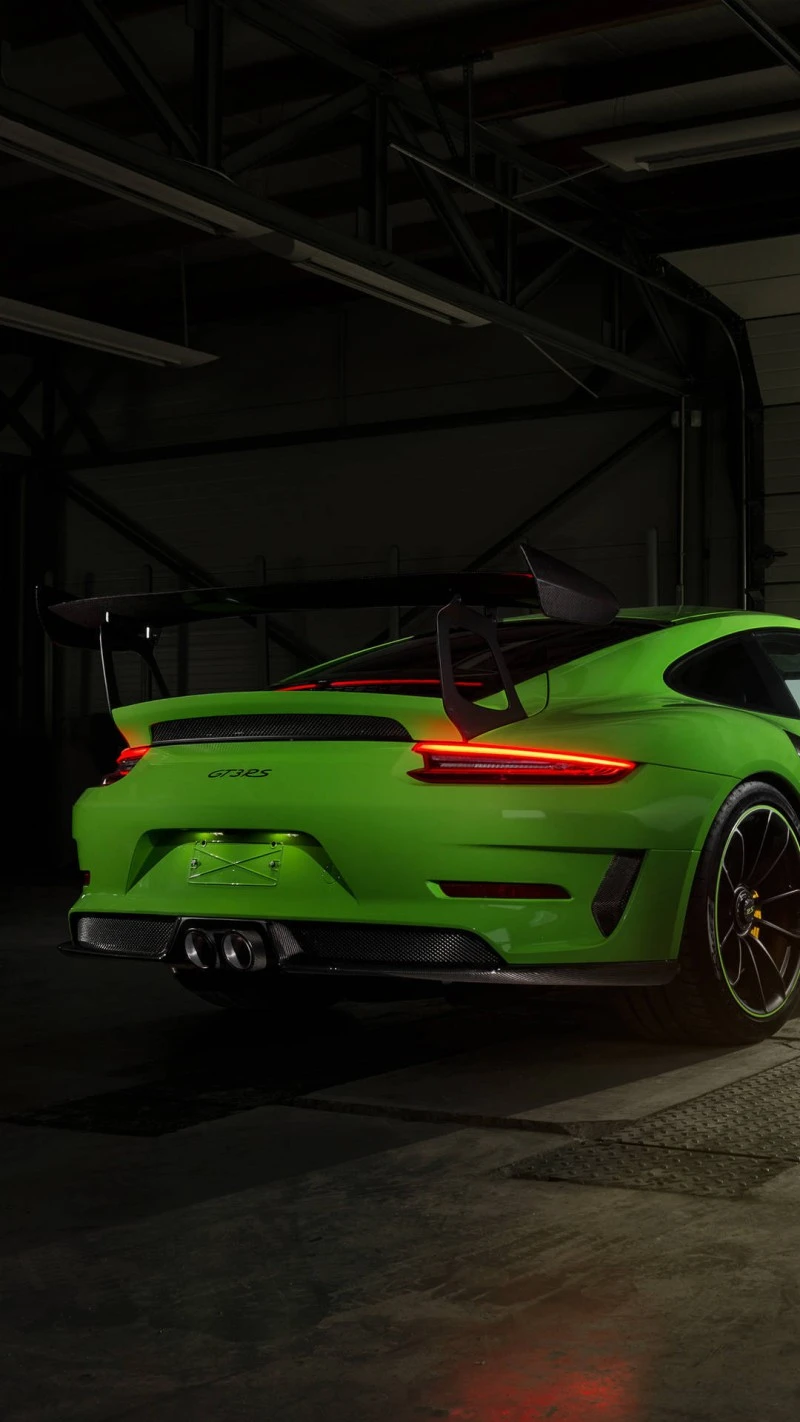 Porsche 911 GT3 RS in Garage 4K Mobile Wallpaper