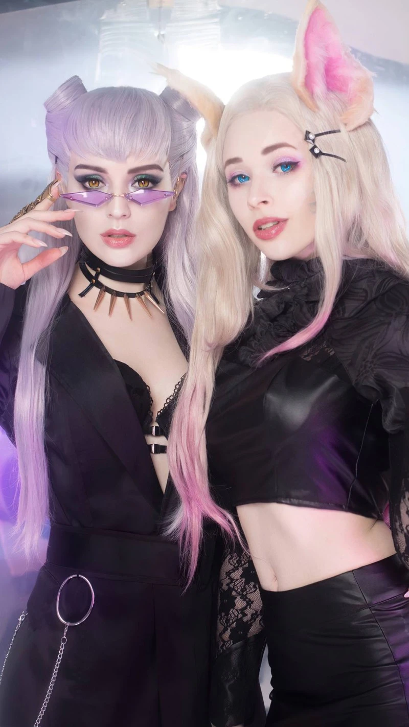K/DA ALL OUT Cosplay Duo 4K Mobile Wallpaper