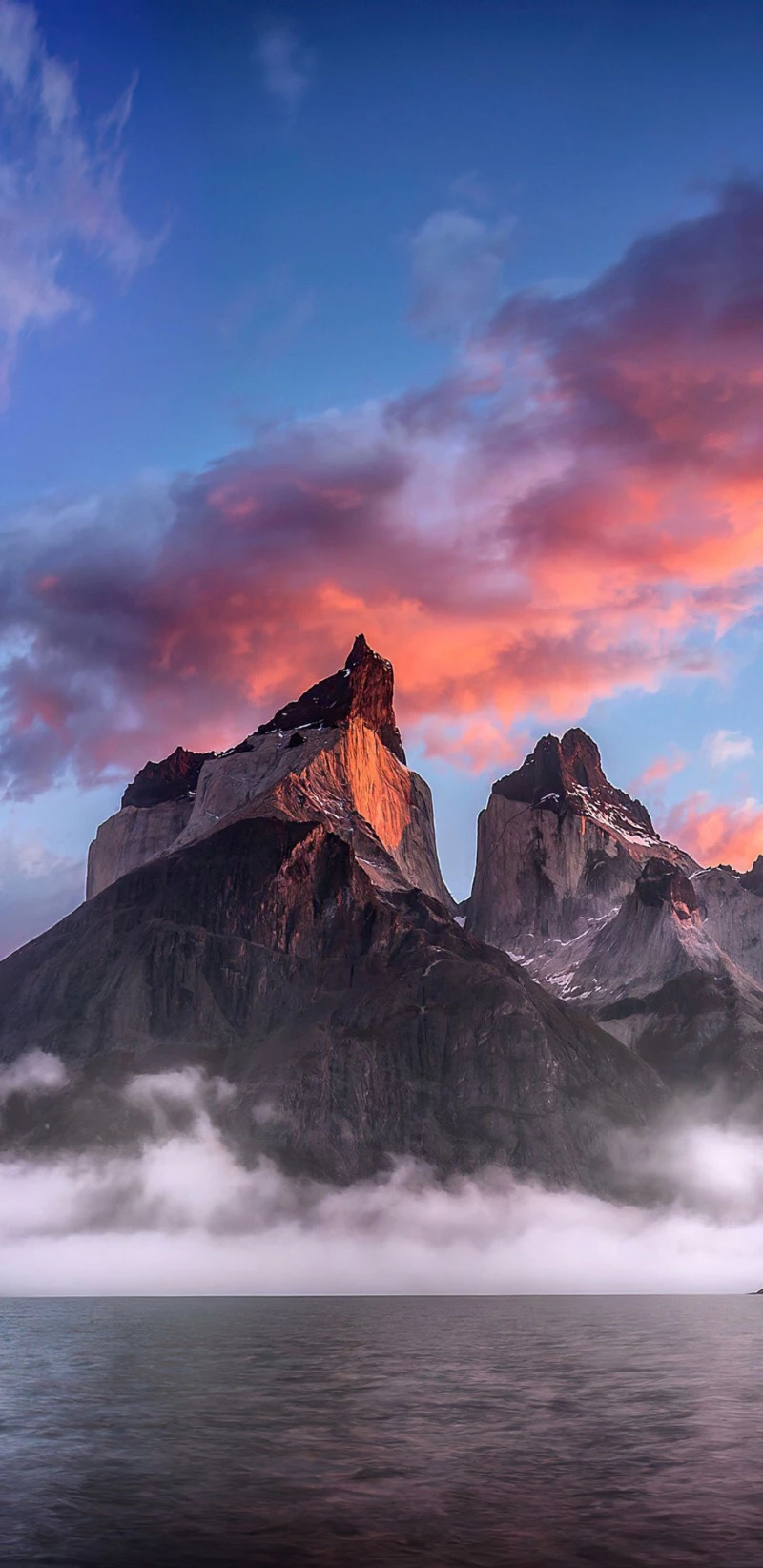 Patagonia Peaks at Sunrise 4K Mobile Wallpaper
