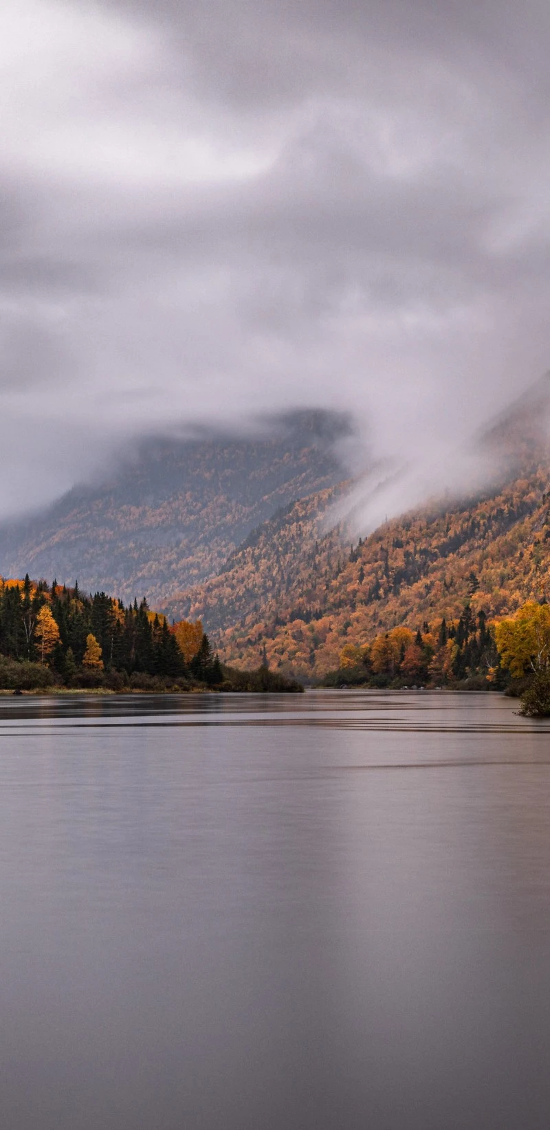 Misty Mountain Lake in Autumn 4K Mobile Wallpaper