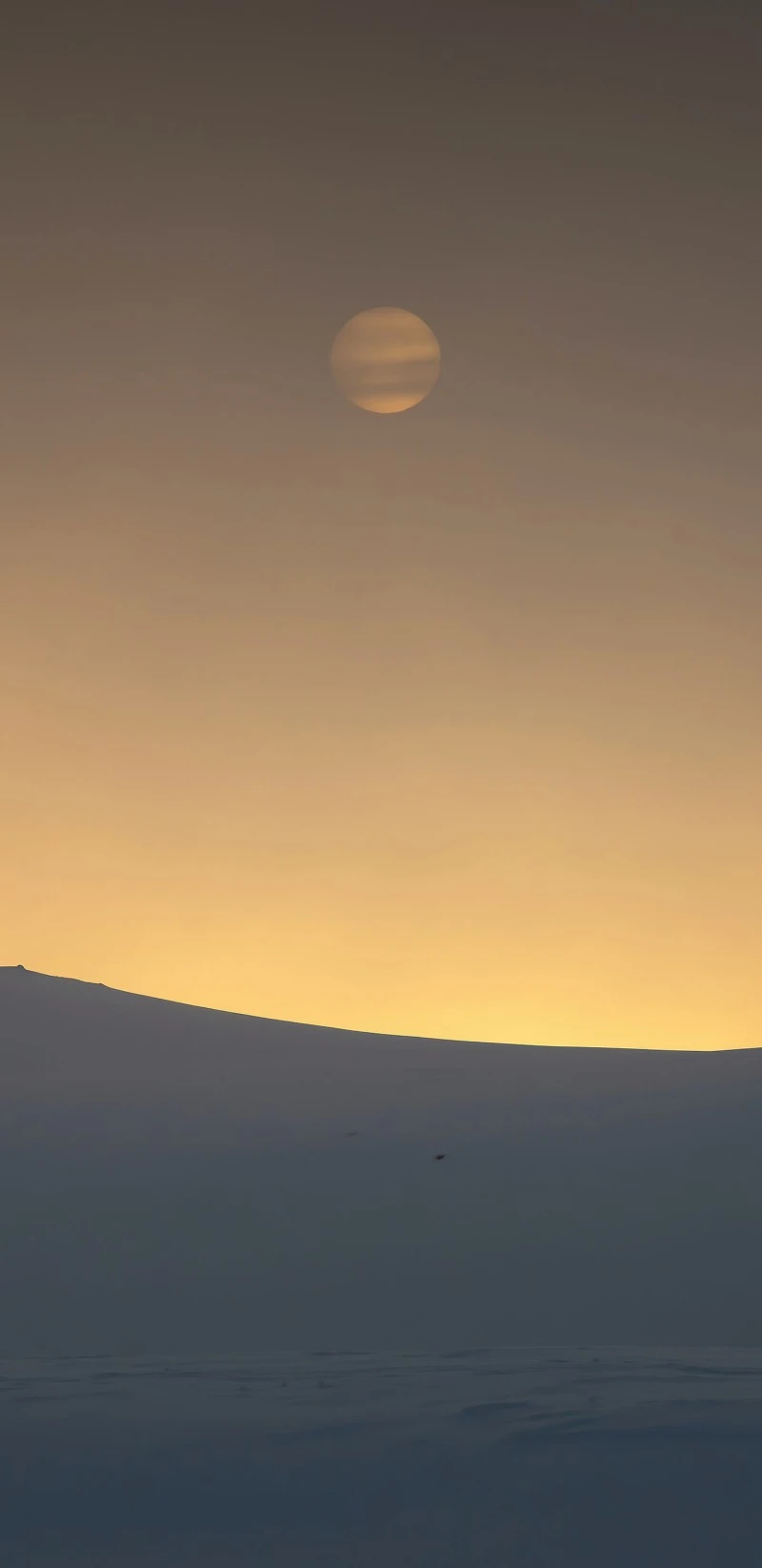 Solitary Sun 4K Mobile Wallpaper